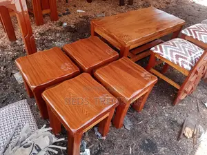 Modern Table With 4 Matching Stools