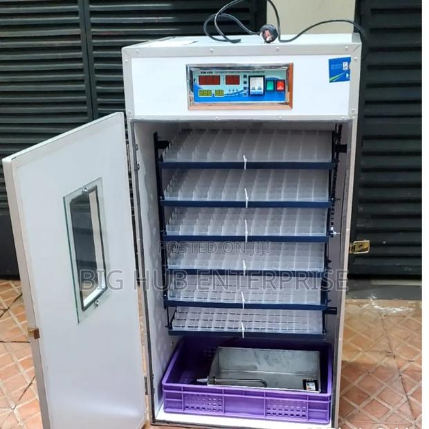Amazing 528 Eggs Automatic Incubator - main view