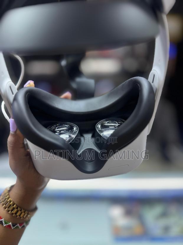 Used Meta Quest 2 ,256gb ,Vr Headset - thumbnail 2