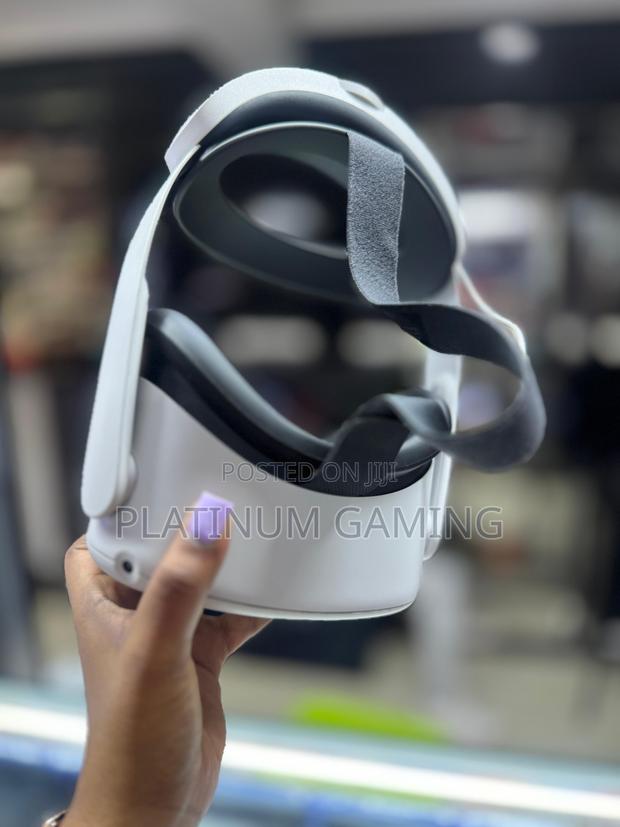 Used Meta Quest 2 ,256gb ,Vr Headset - thumbnail 4