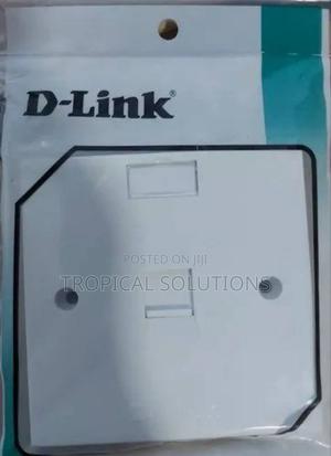 NFP-0wh111 Single Faceplate With Shutter Id Plate - main view