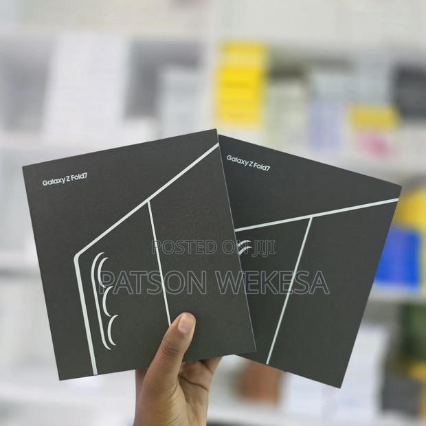 New Samsung Galaxy Z Fold7 512 GB Silver - thumbnail 2