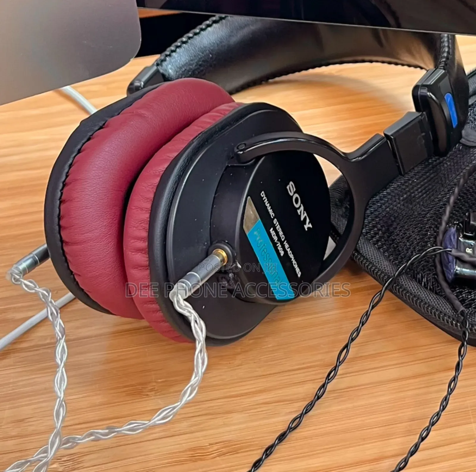 Sony MDR 7506 Professional Large Diaphram Headphones