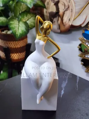 Office/Home Figure Modeling Resin Table Ornaments