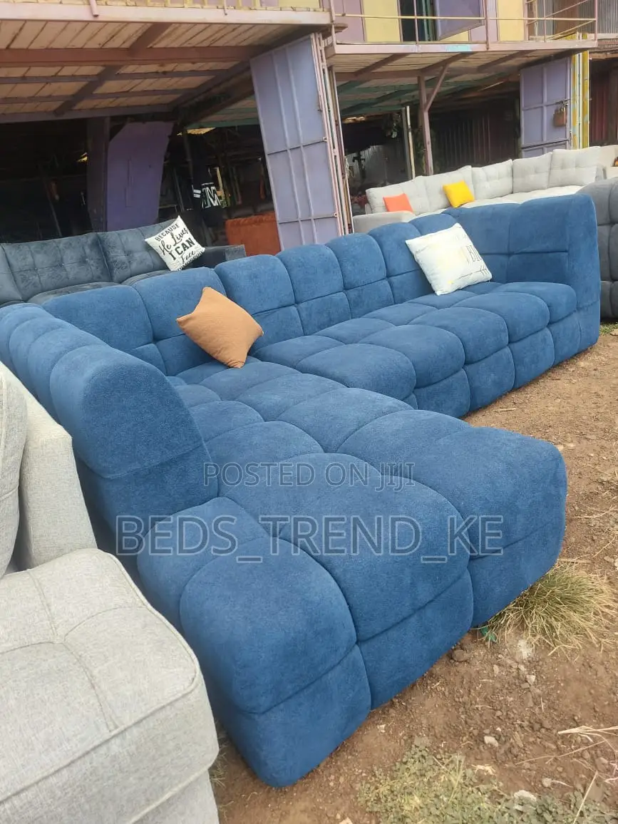 Blue 6 Seater Bubble L Seat With Free Throw Pillows