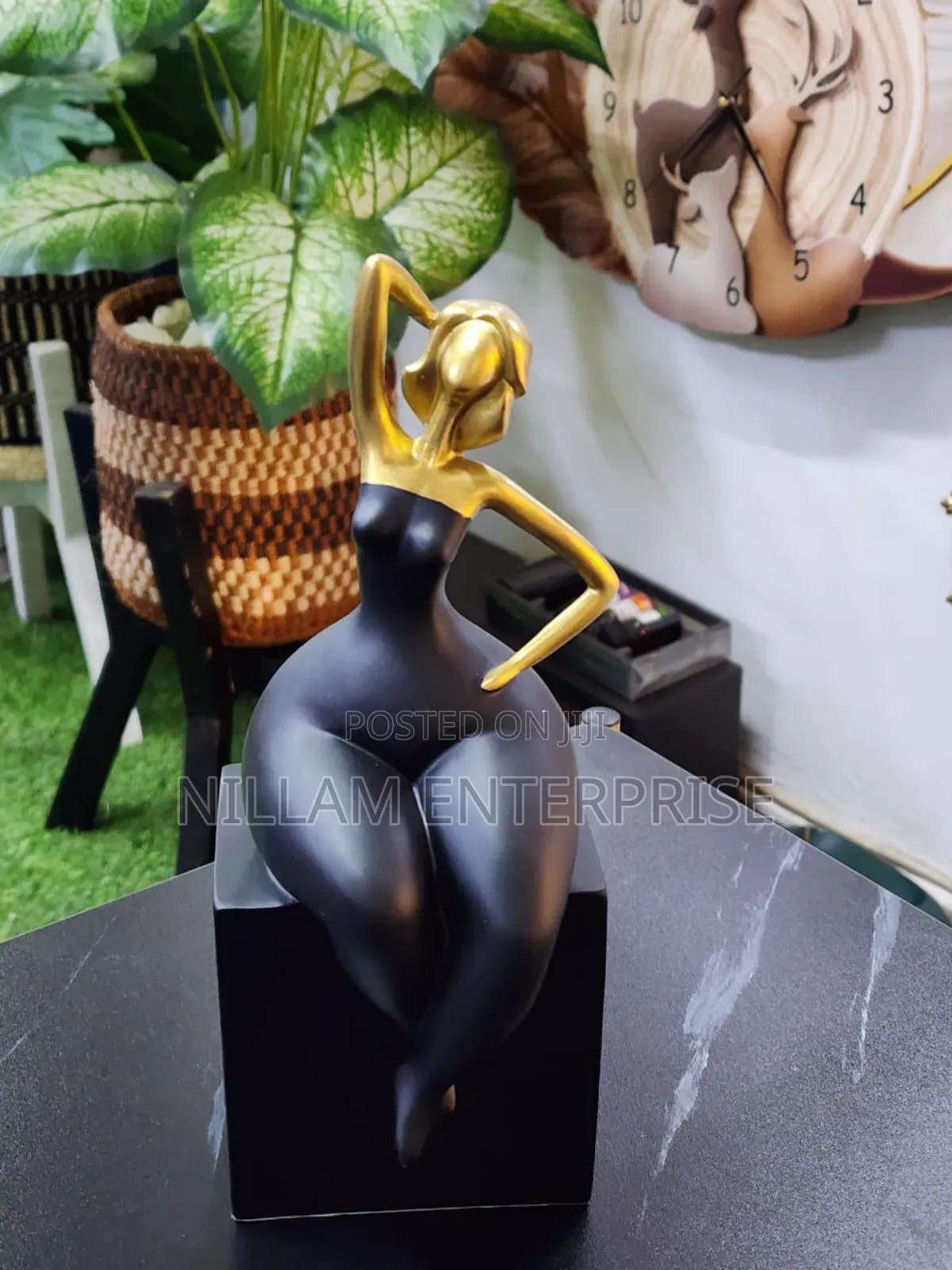 Office/Home Figure Modeling Resin Table Ornaments