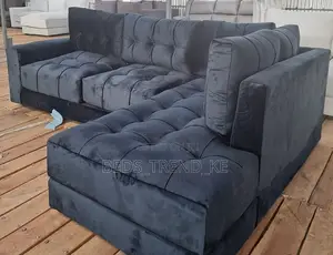 Black 6 Seater Chester L Seat