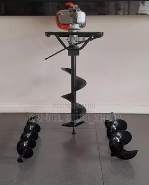 Hawking Earth Auger With 3 Bits

-2 Stroke