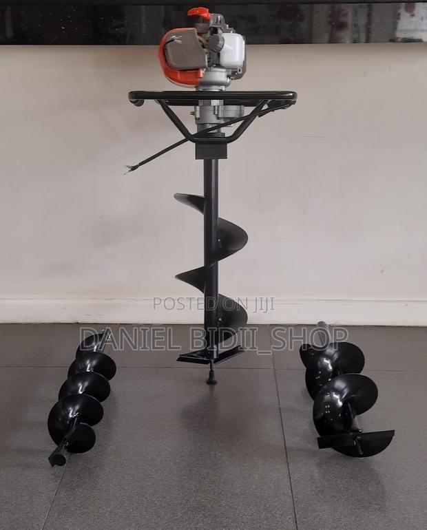 Hawking Earth Auger With 3 Bits

-2 Stroke - main view