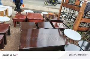 Modern Office/ Home Coffee Table With Two Stools