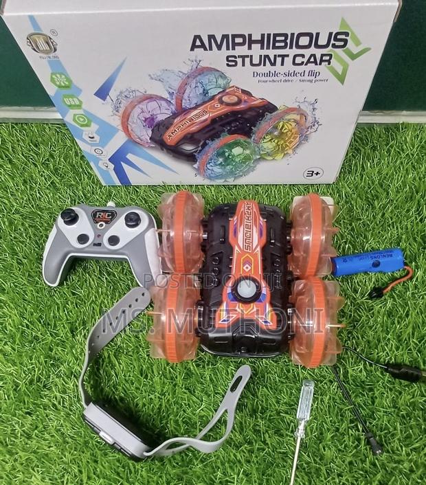 Rc Hand Gesture Amphibious Stunt Car*