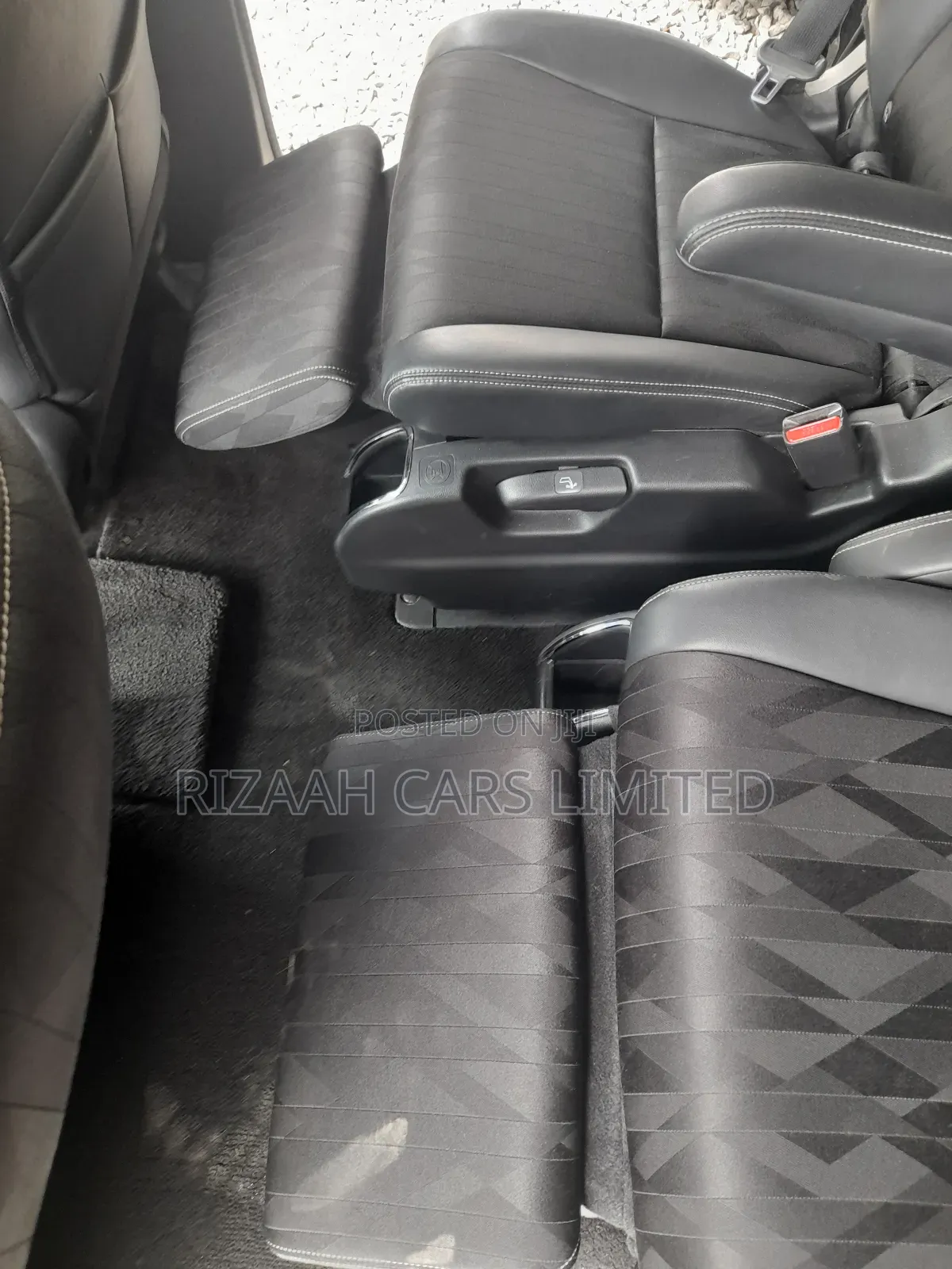 Honda Odyssey 2.0 Hybrid (7 seater) 2018 Black
