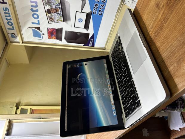 Laptop Apple MacBook 2012 8GB Intel Core I5 SSD 256GB - main view