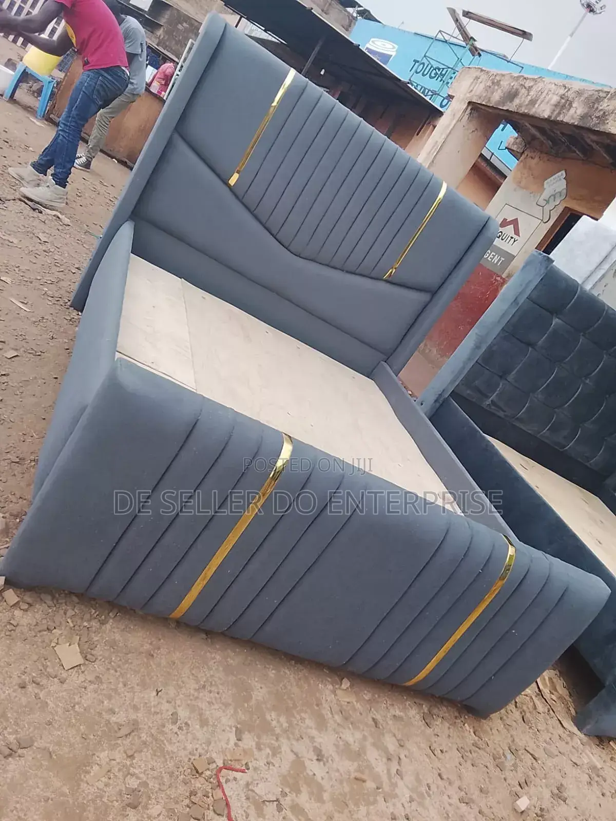 Chesterfield Bed 5*6