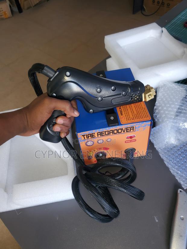 Tire Regrooving Machine - main view