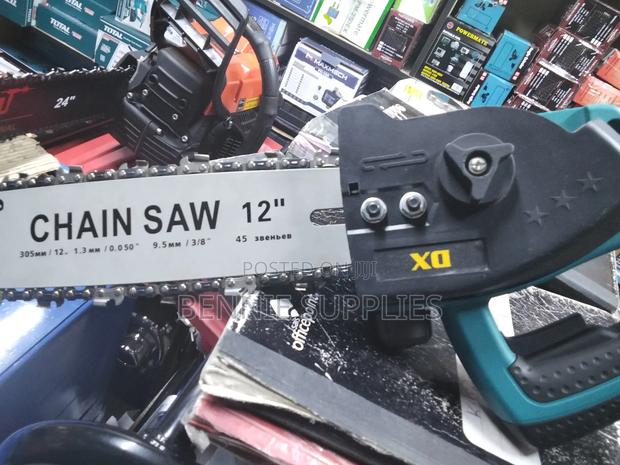 Makita Cordless 88v 12" Chain Saw / Available Chain Saw