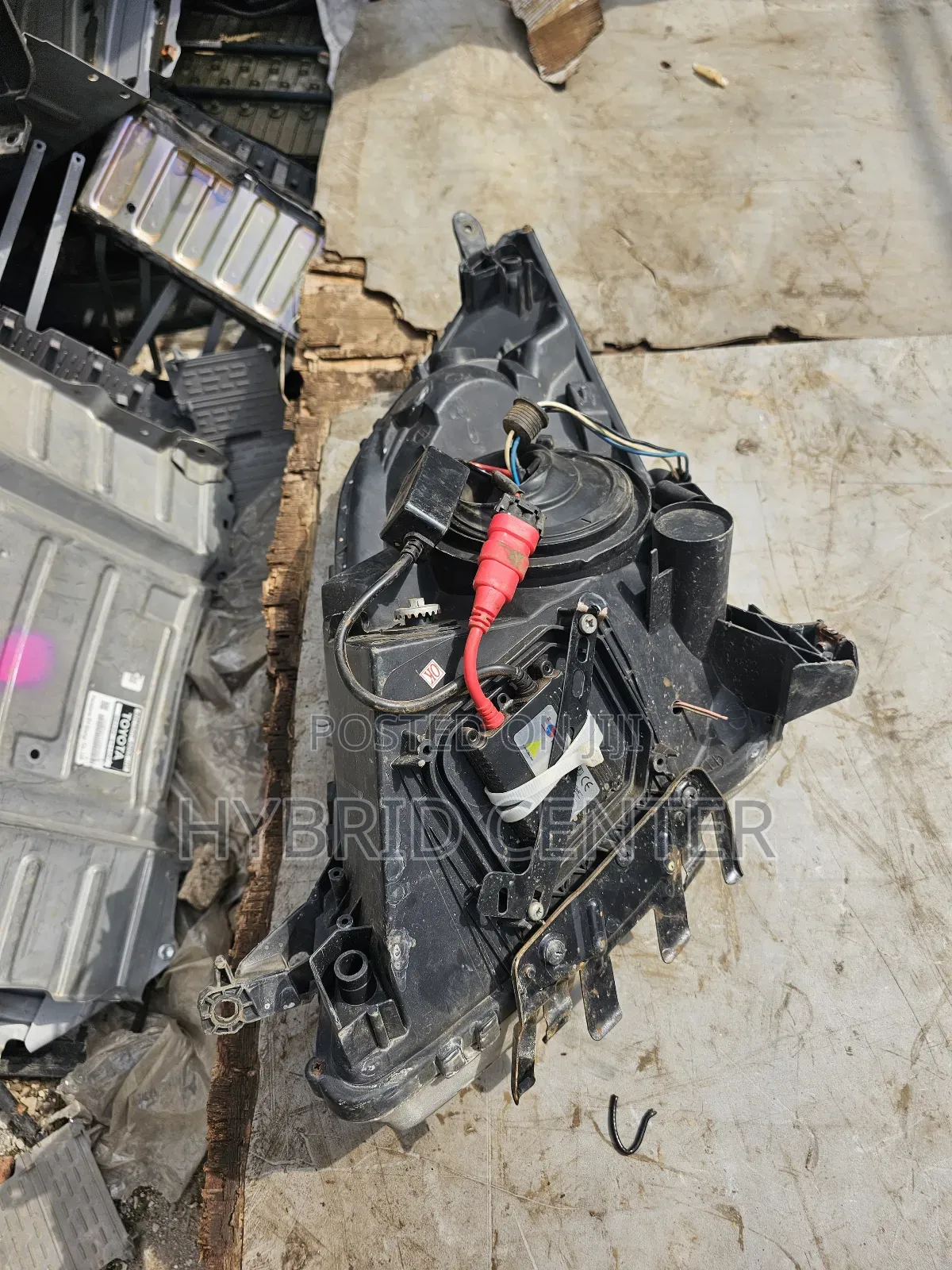 Prius 2006 Head Lights (Good Condition)