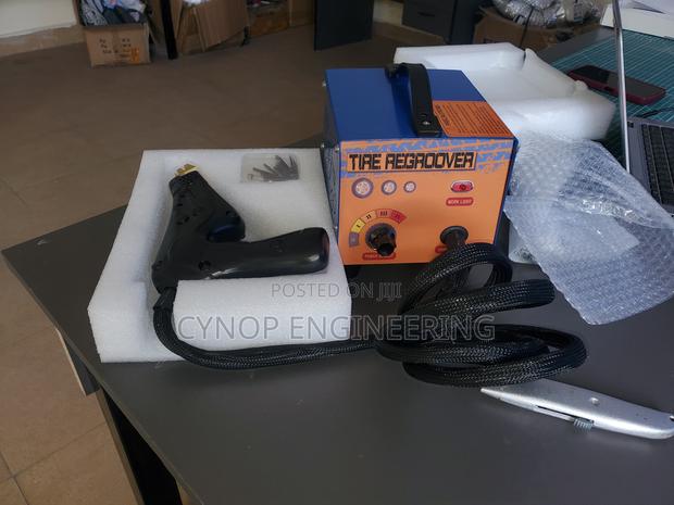 Proffessional Tyre Regroover - main view