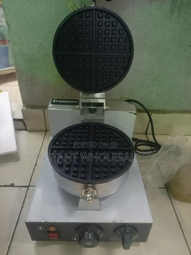 Waffle Maker Machine - main view