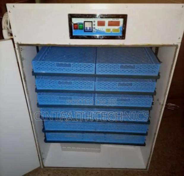 528 Eggs Incubator