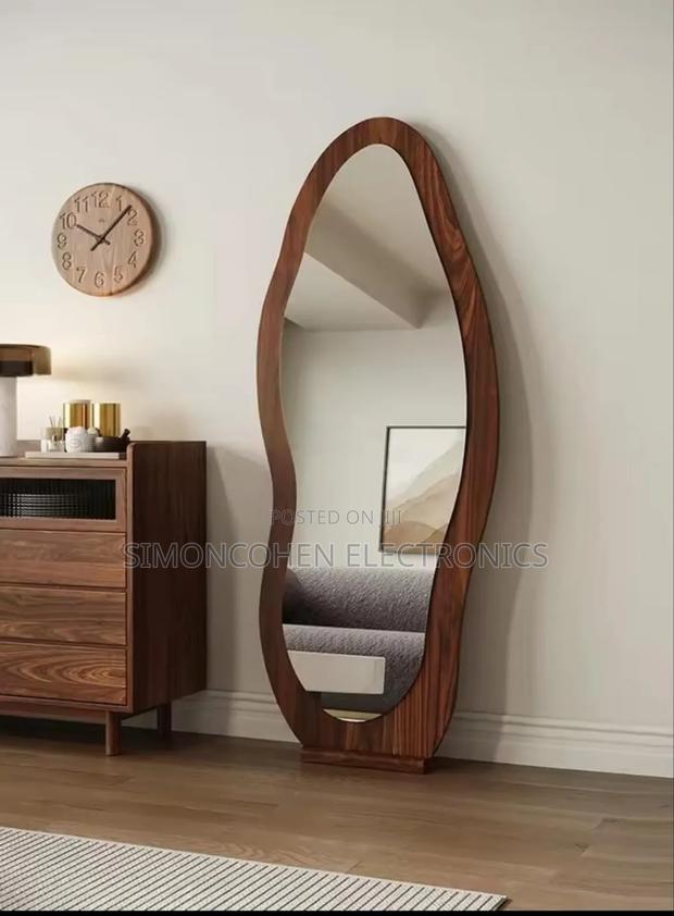Unbreakable Mirror With Wooden Attachment - main view