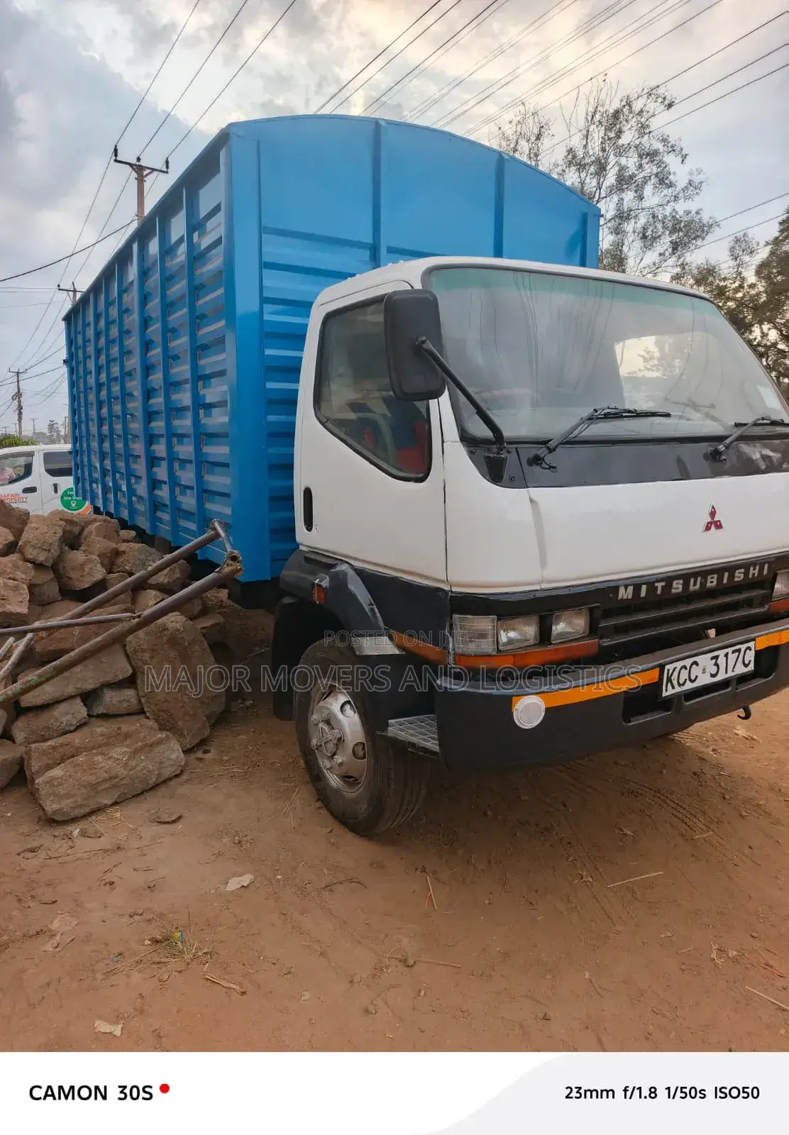 Frr. Fh. Trucks Available for Transport Services