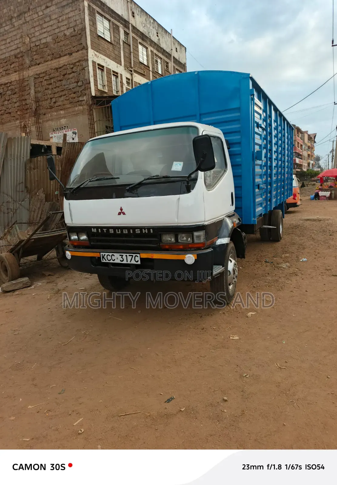 Frr. Fh. Trucks Available for Transport Services