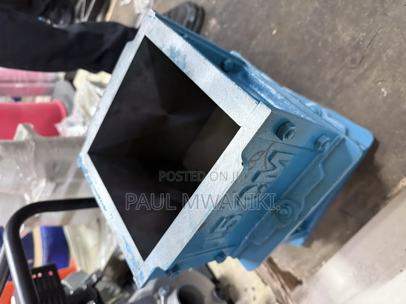 15cm X 15cm Cast Iron Concrete Cube Moulds – Heavy Duty –