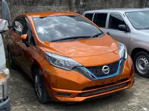 Nissan Note 2018 Orange