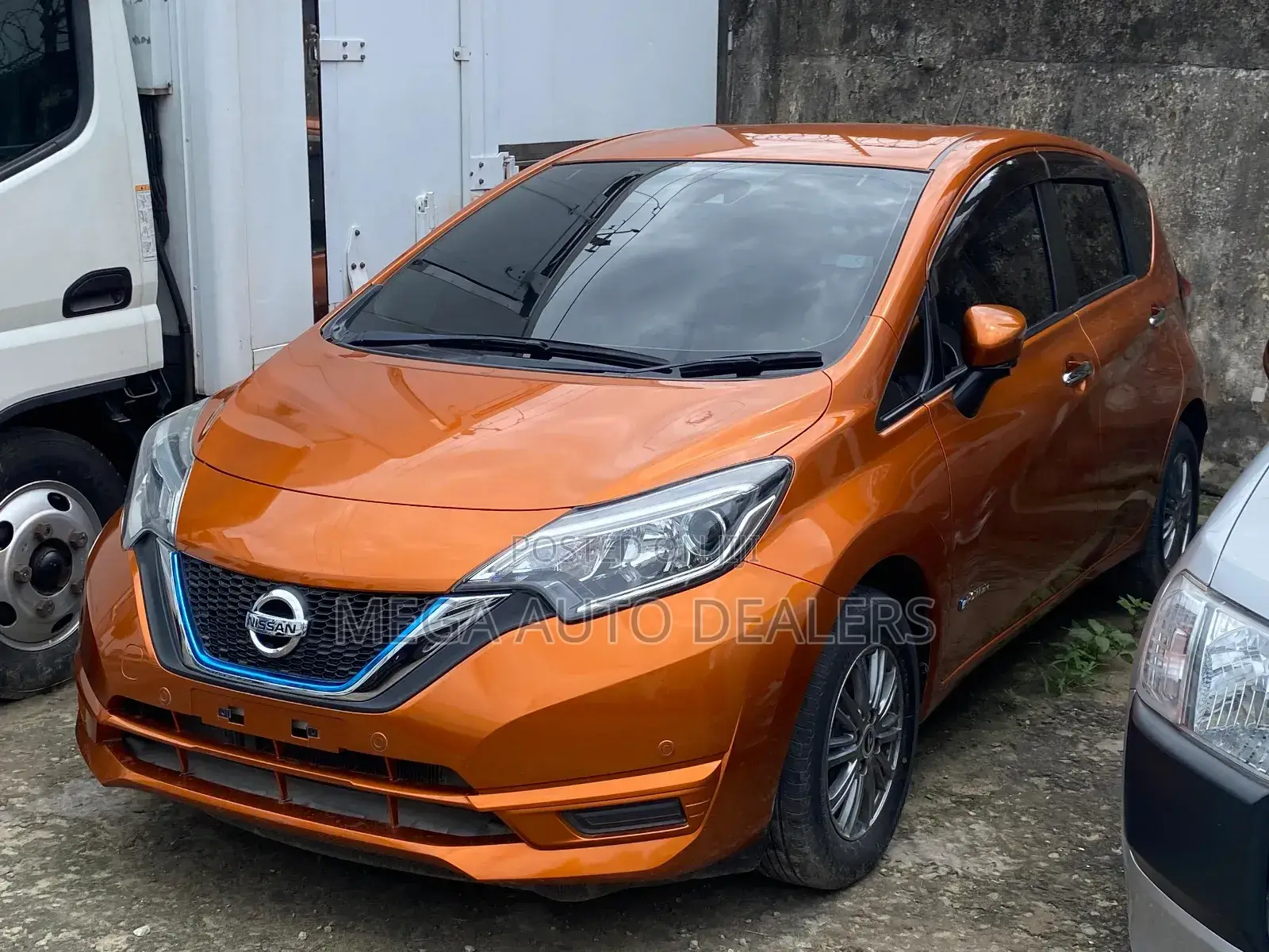 Nissan Note 2018 Orange