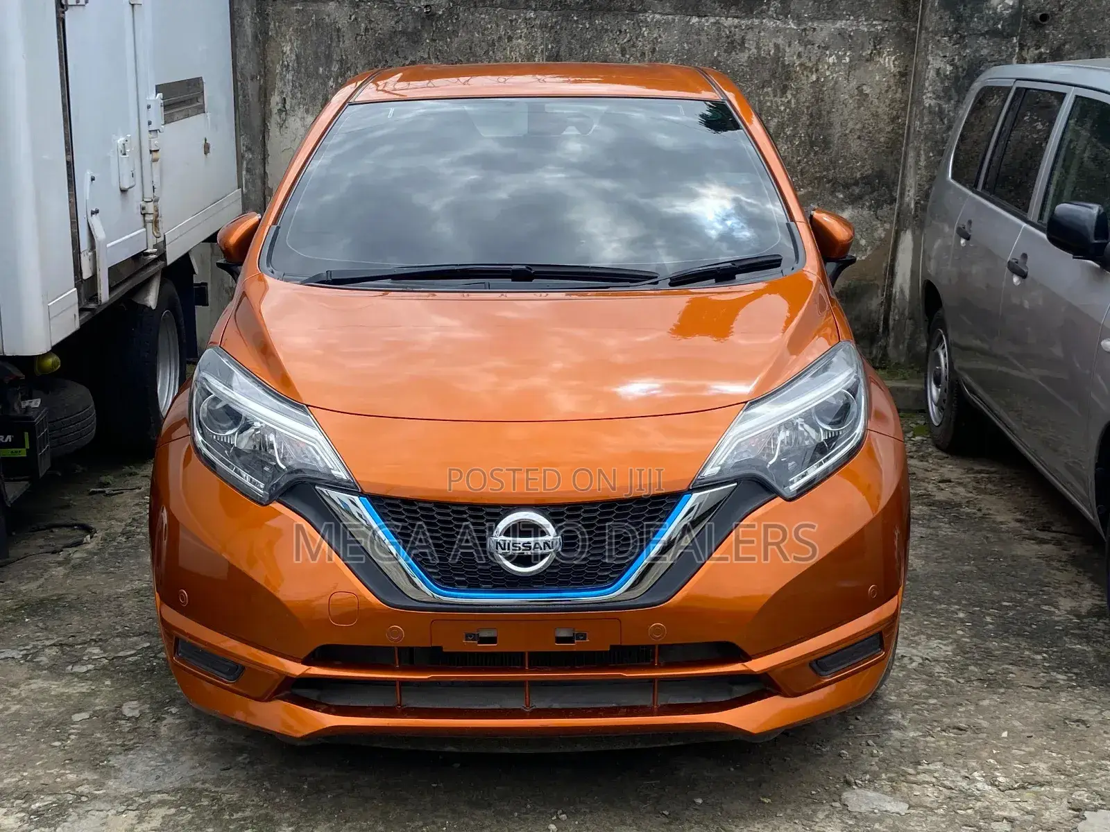 Nissan Note 2018 Orange