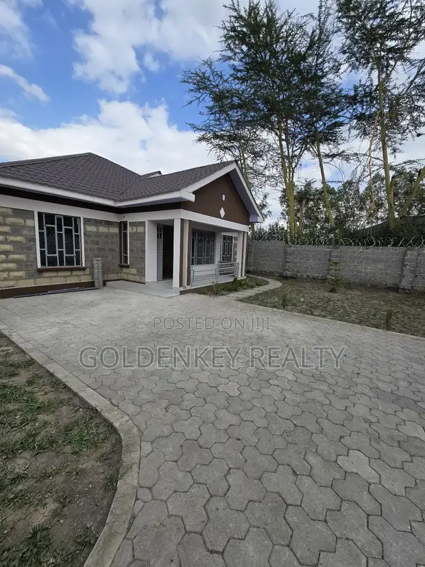 4bdrm Bungalow in Kitengela for sale