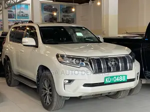 Toyota Land Cruiser Prado 2018 White