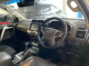 Toyota Land Cruiser Prado 2018 White