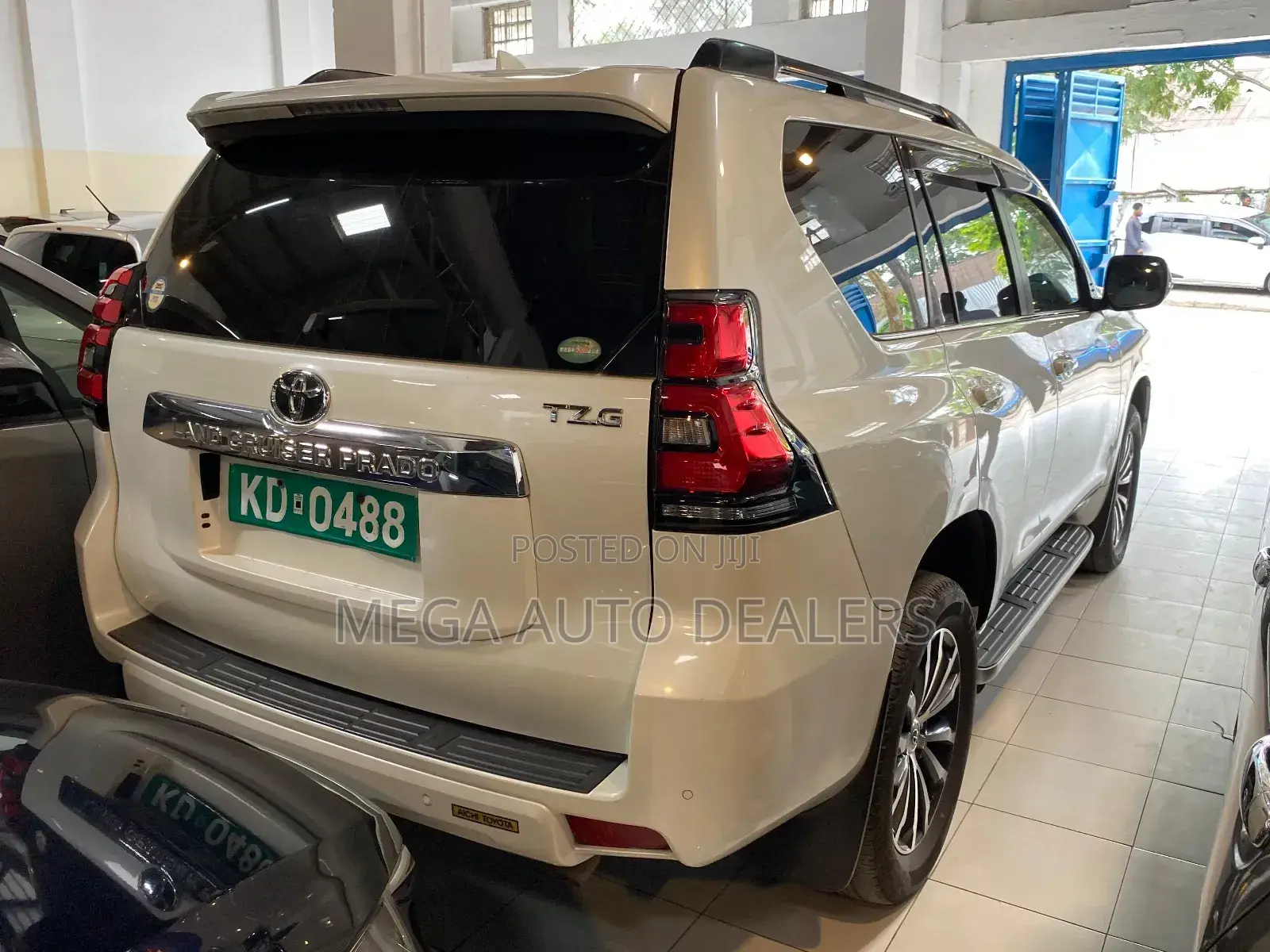 Toyota Land Cruiser Prado 2018 White