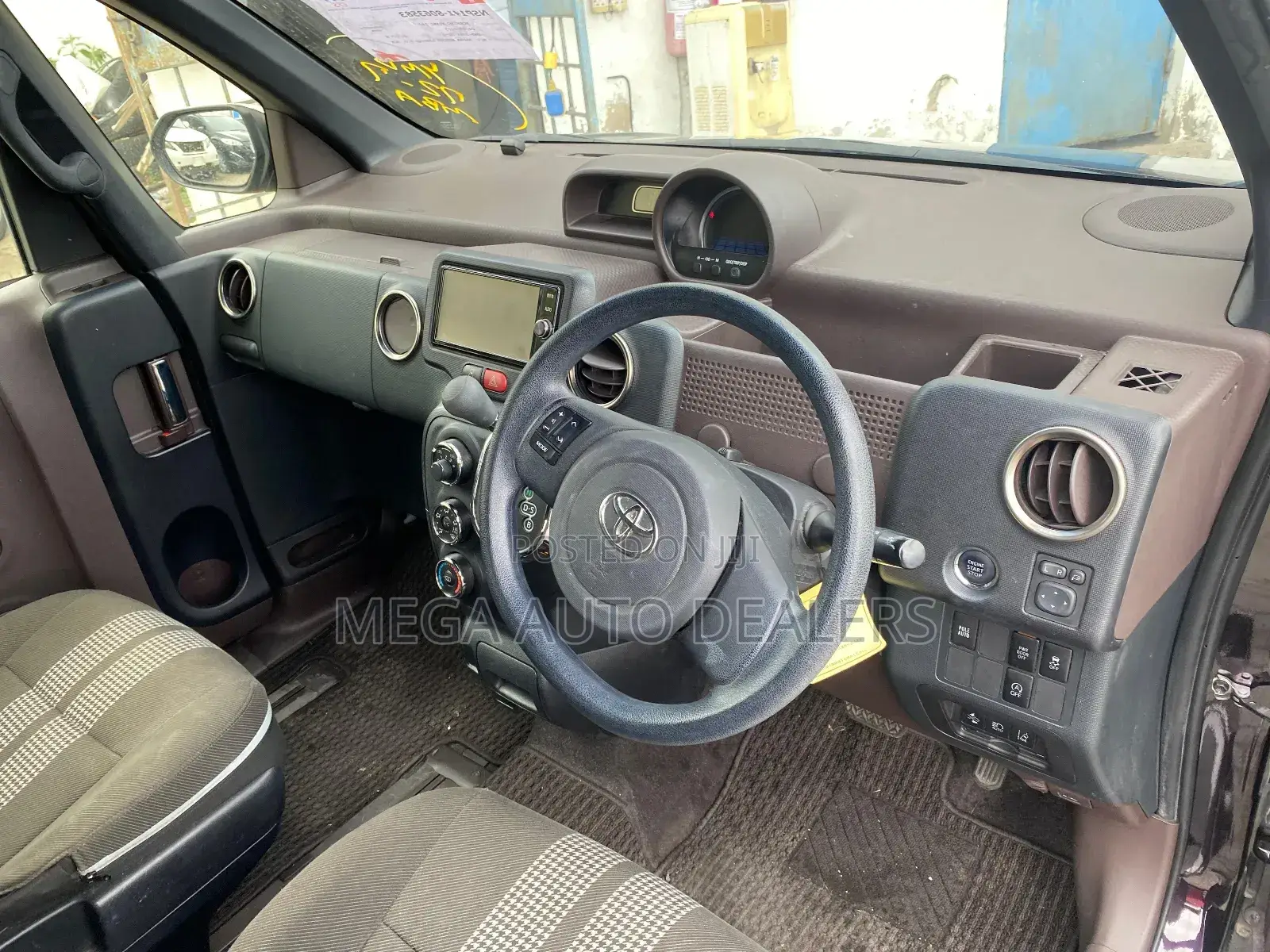 Toyota Spade 2018 Black