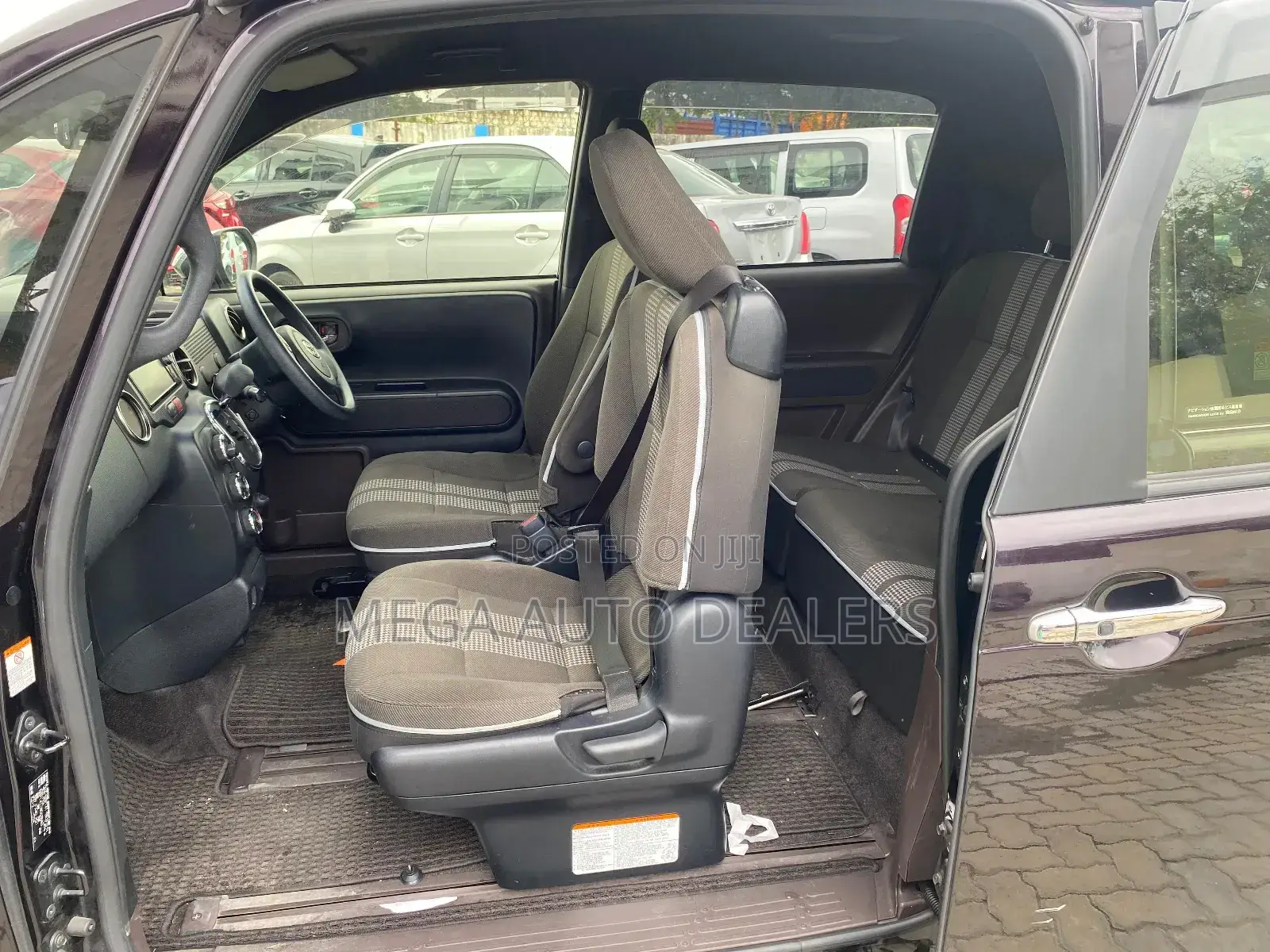 Toyota Spade 2018 Black