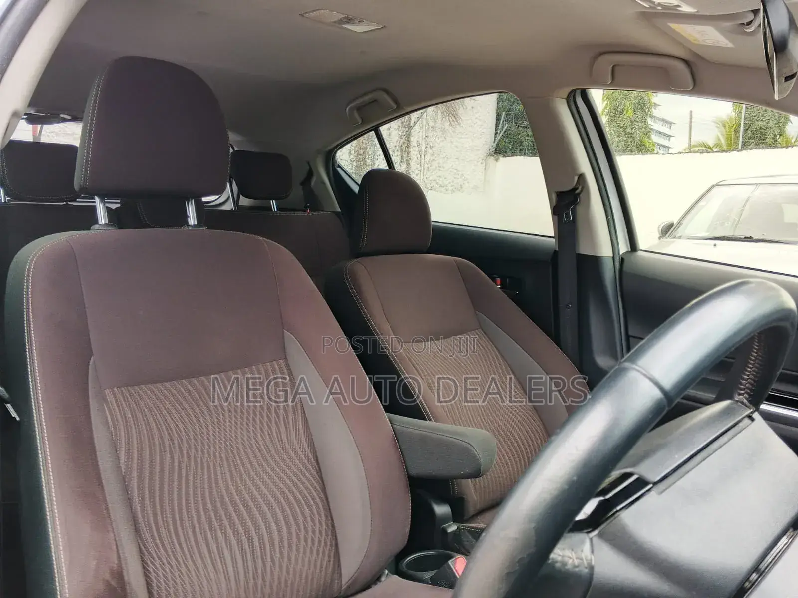 Toyota Aqua 2018 Silver
