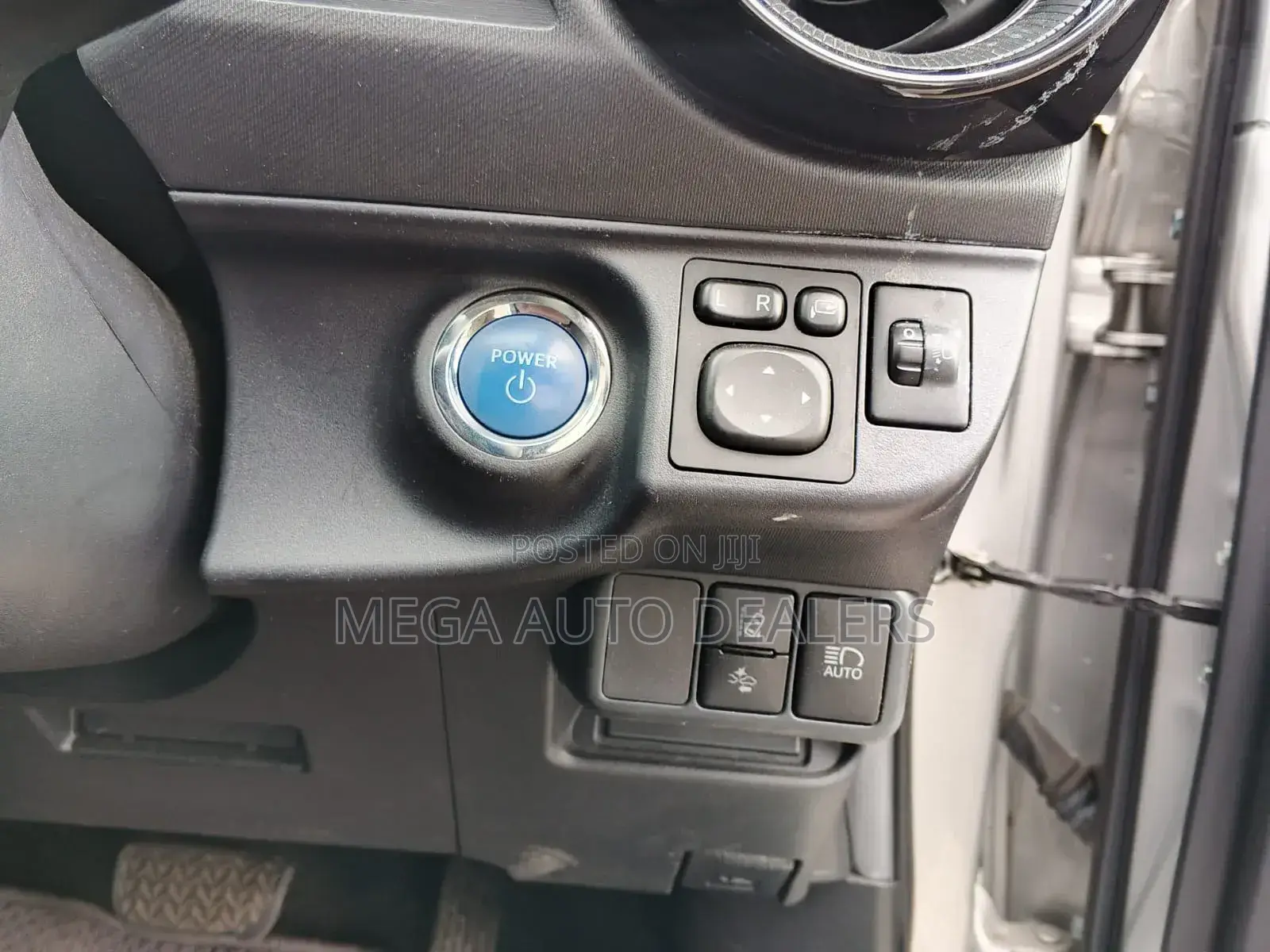Toyota Aqua 2018 Silver