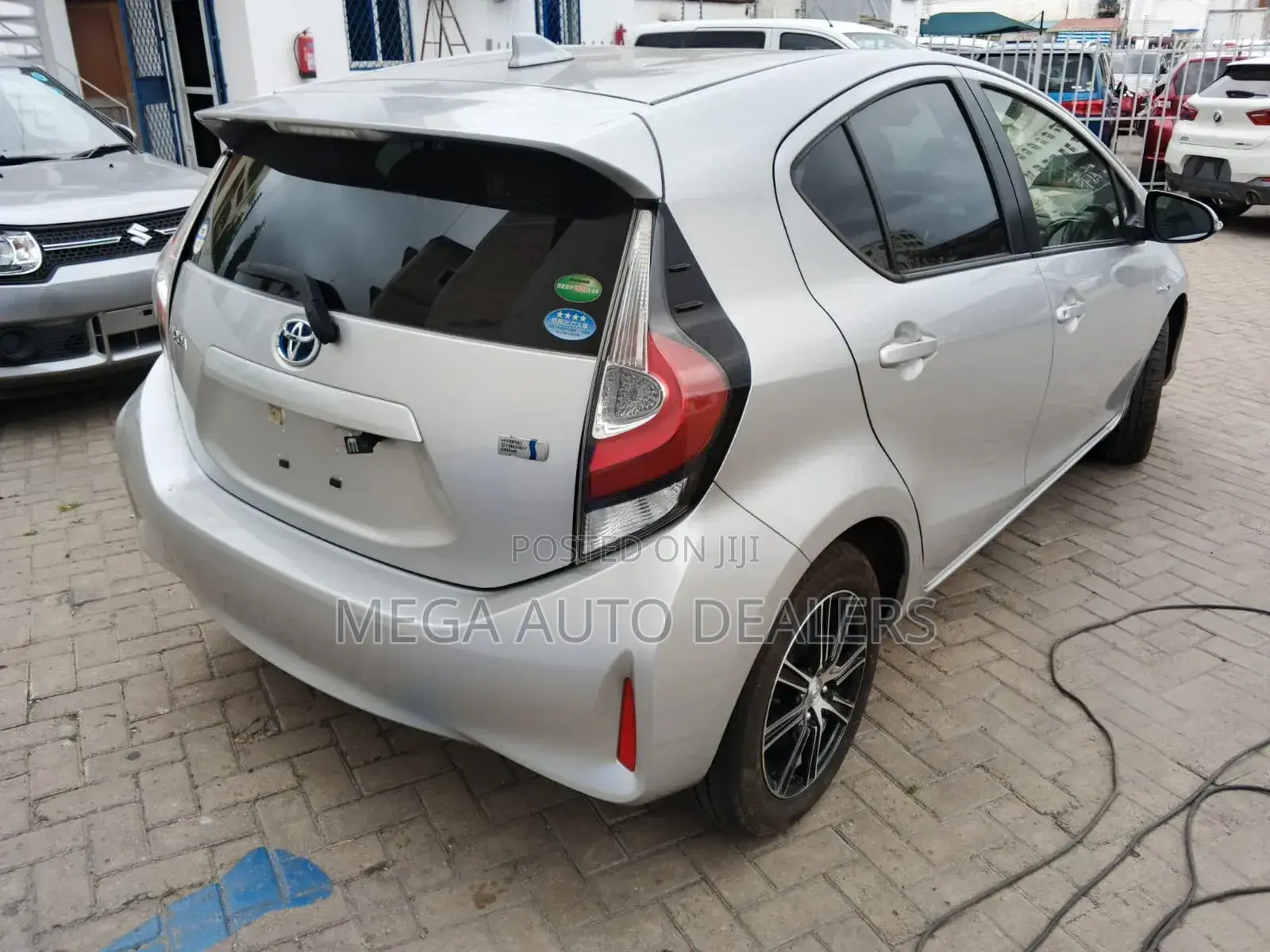 Toyota Aqua 2018 Silver