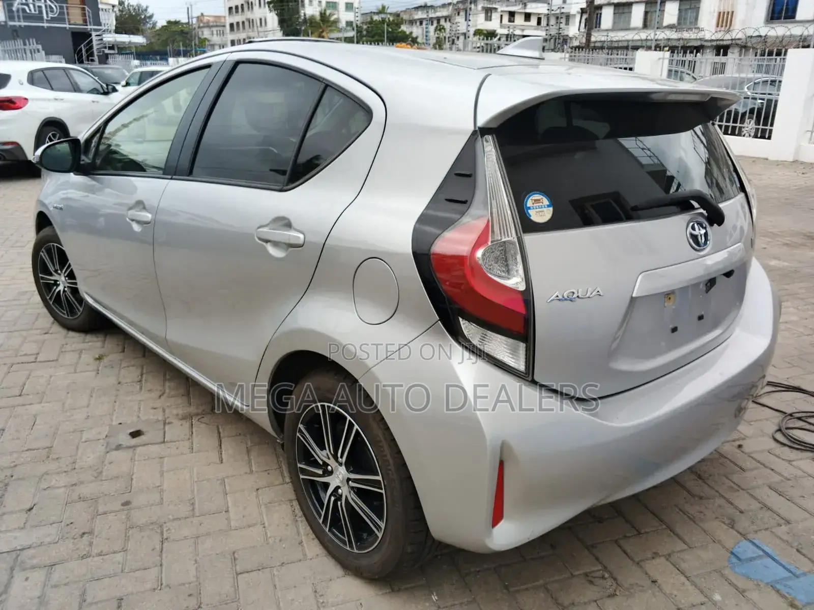 Toyota Aqua 2018 Silver