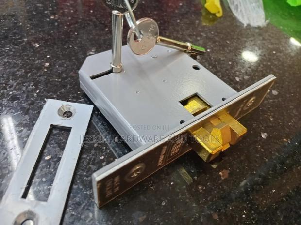 Sliding Door/Gate Lock - thumbnail 4