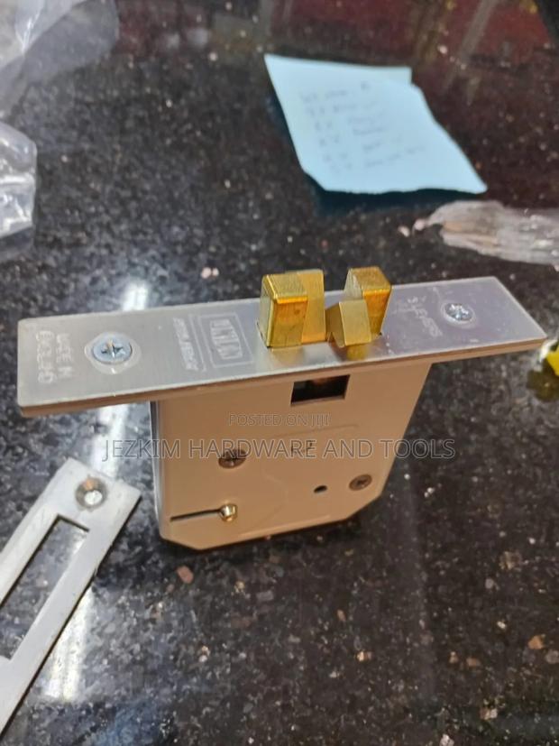 Sliding Door/Gate Lock - thumbnail 5