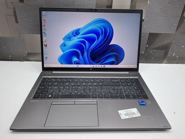 Laptop HP ZBook Firefly G8 32GB Intel Core i7 SSD 1T