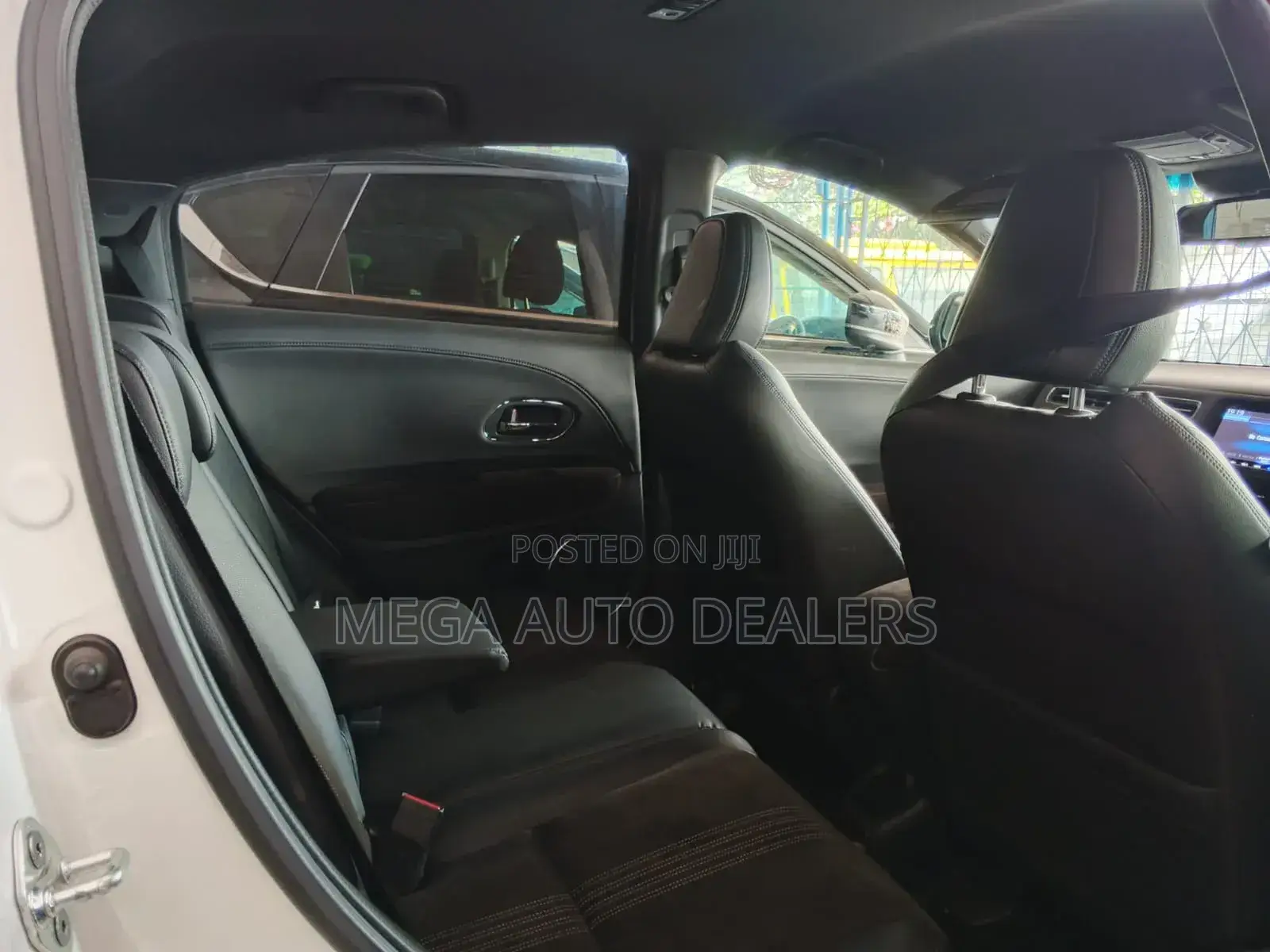 Honda Vezel 2018 White