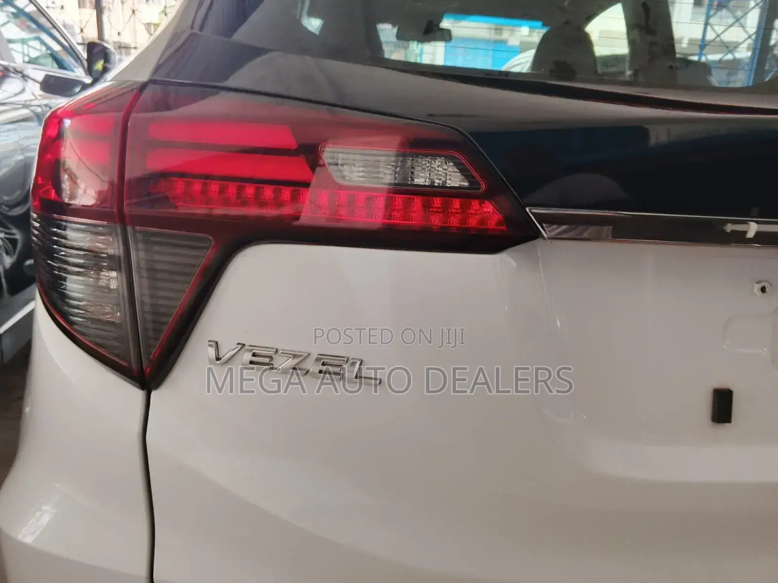 Honda Vezel 2018 White