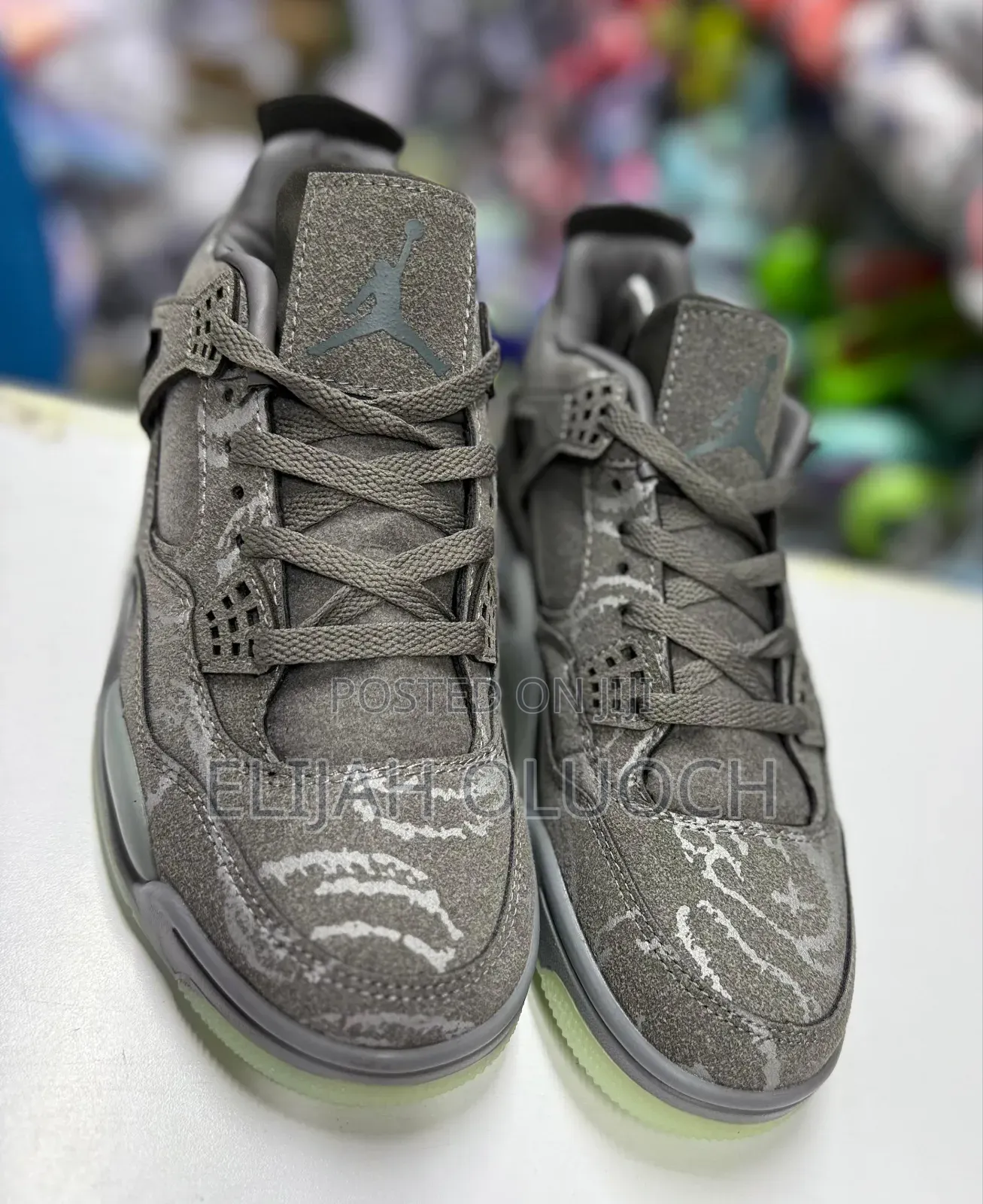 Air Jordan 4 Kaws Glow in the Dark 37-45 at 2500