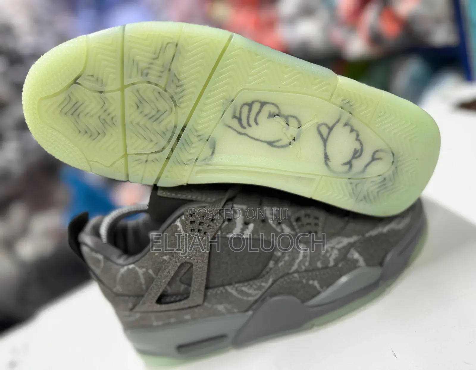 Air Jordan 4 Kaws Glow in the Dark 37-45 at 2500