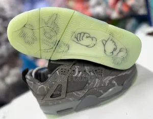 Air Jordan 4 Kaws Glow in the Dark 37-45 at 2500
