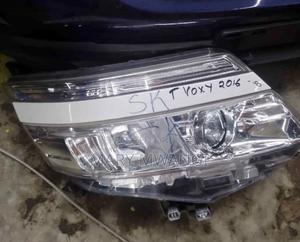 Ex Japan Voxy 2016 Xenon Headlight - thumbnail 2